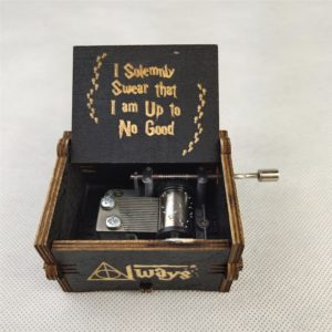 Vyřezávaná dřevěná mini hrací skříňka Harry Potter - As show